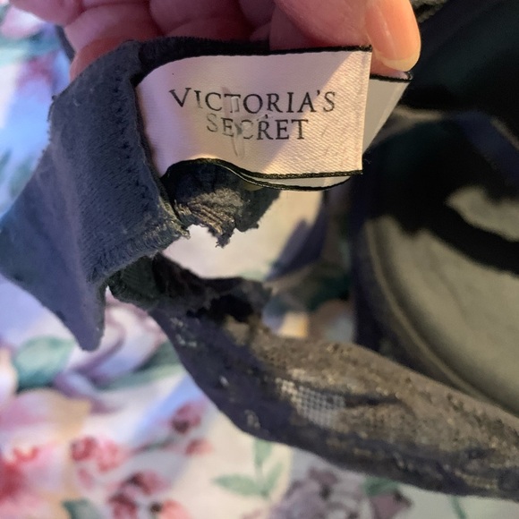 Victoria Secret Women’s Underwire and Push Bra Size 32 DDD in Balck - Picture 6 of 6